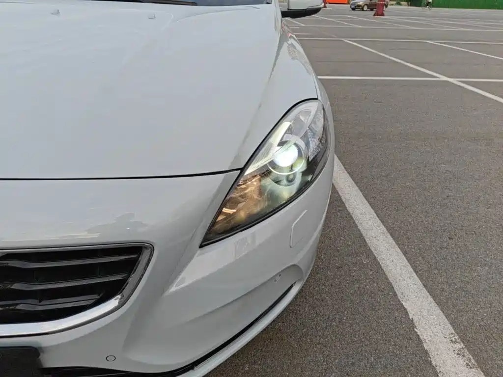 Volvo V40 — миниатюра 18