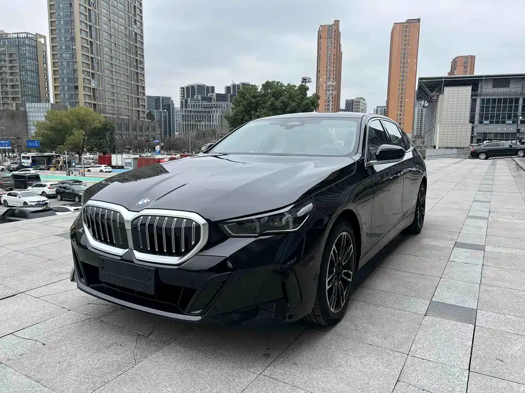 BMW 5 Series 2026