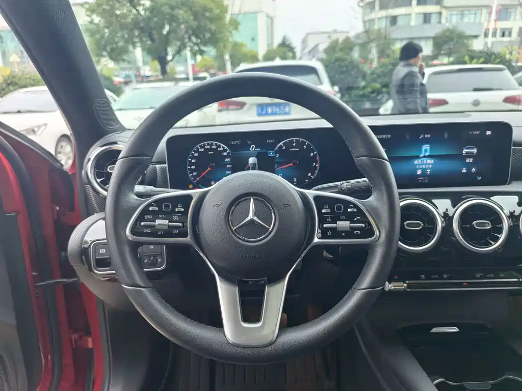 MERCEDES-BENZ A CLASS