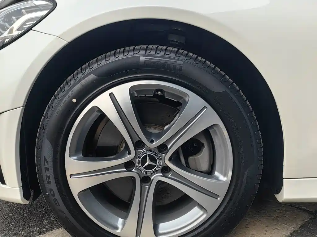 Mercedes-Benz C-Class — миниатюра 11