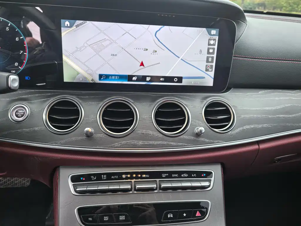 MERCEDES-BENZ E CLASS