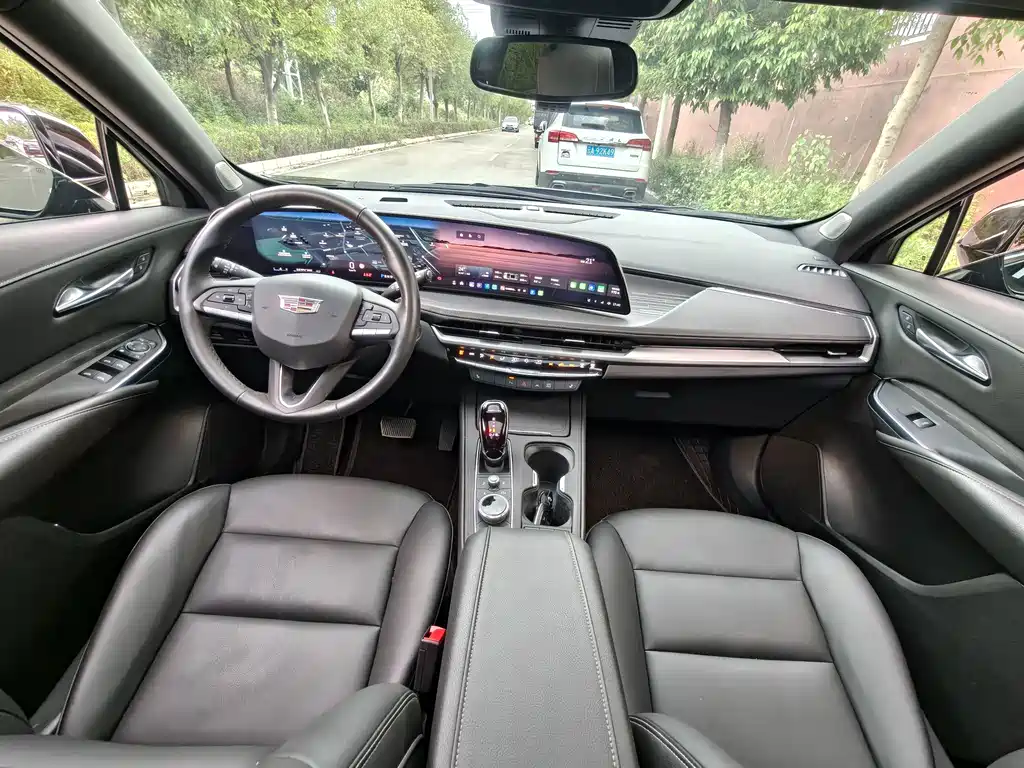 Cadillac XT4 — миниатюра 11