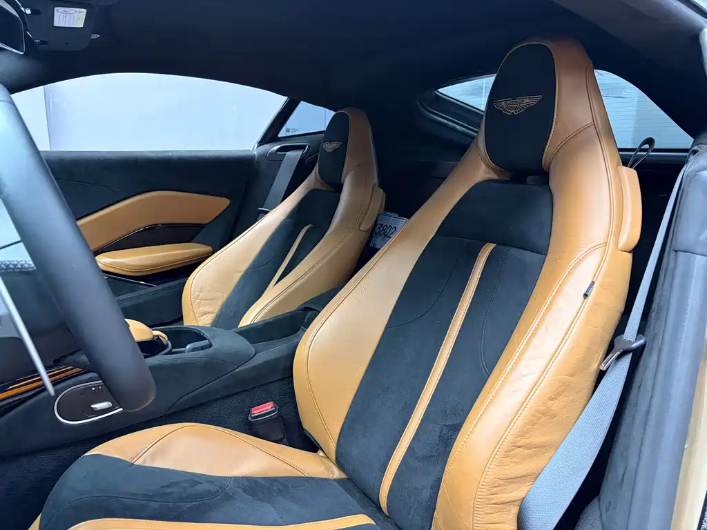 Aston Martin V8 Vantage — миниатюра 15