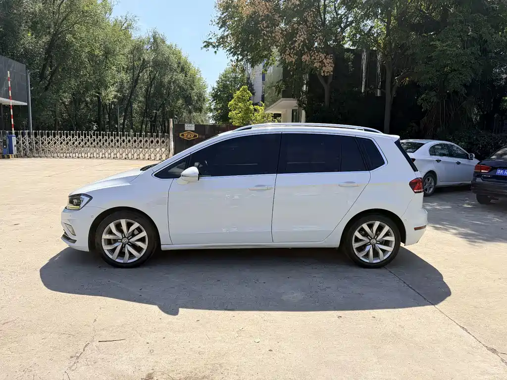 Volkswagen Golf Sportsvan — миниатюра 3