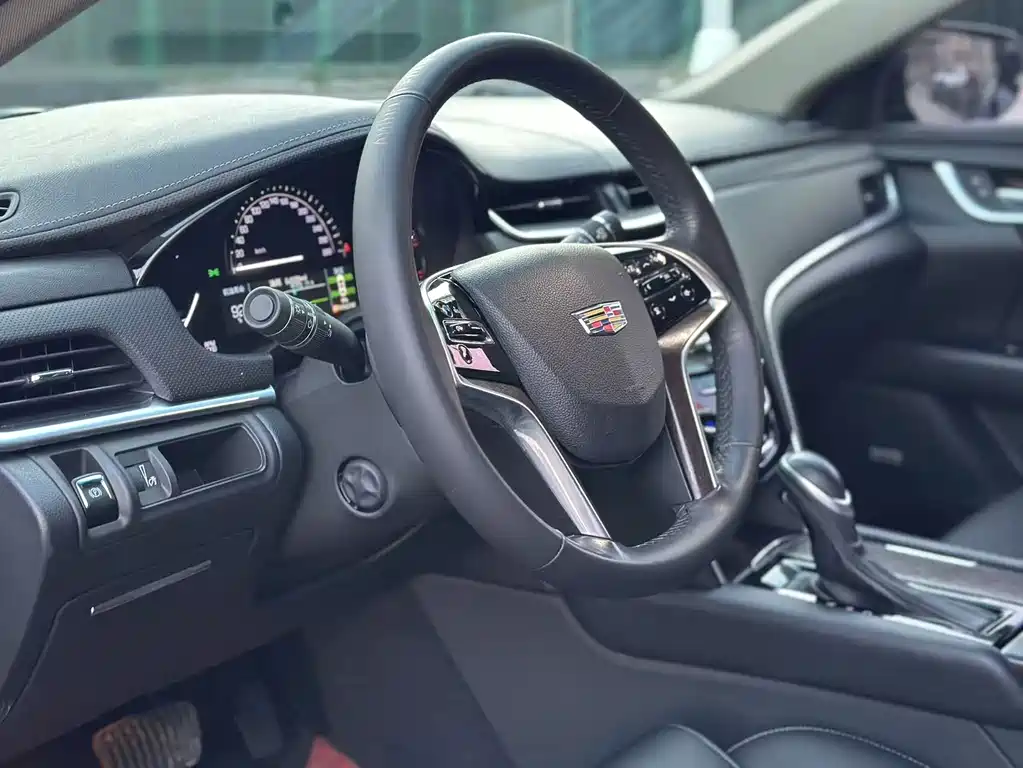 Cadillac XTS — миниатюра 8