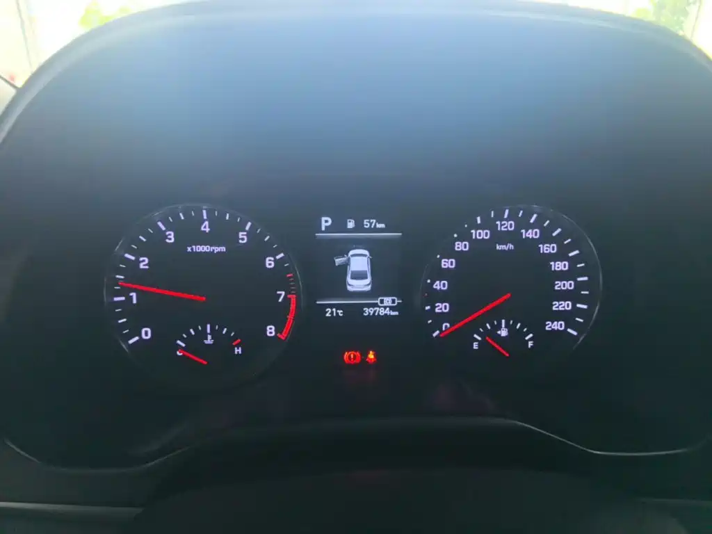 Hyundai Elantra — миниатюра 12