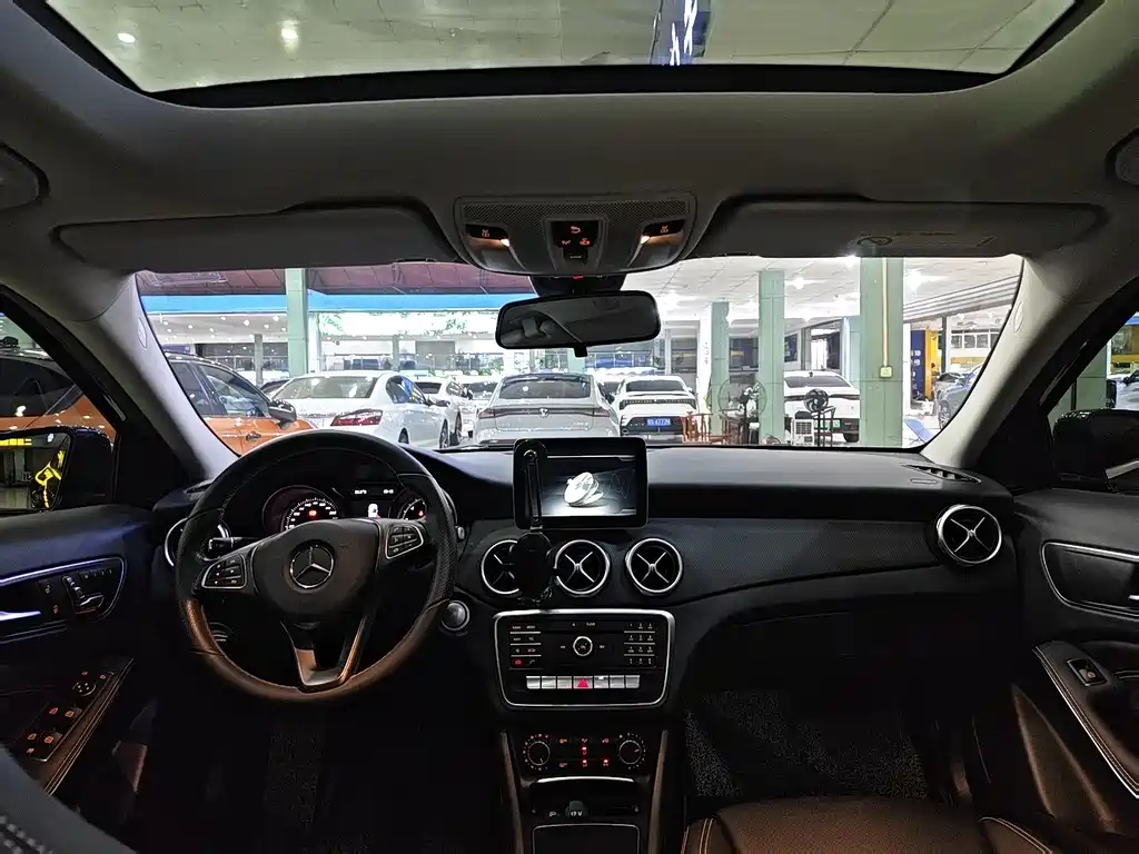 Mercedes-Benz GLA — миниатюра 4