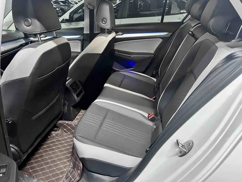 Volkswagen Golf — миниатюра 3