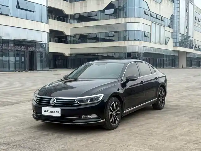 VOLKSWAGEN MAGOTAN 2018