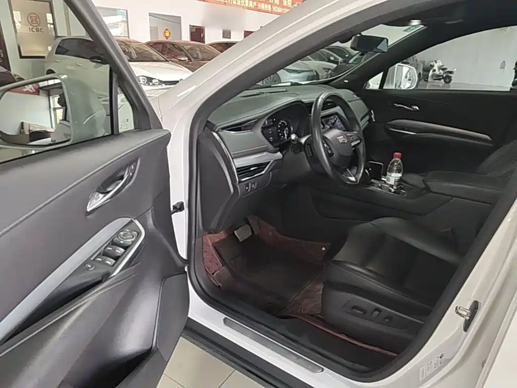 Cadillac XT4 — миниатюра 16