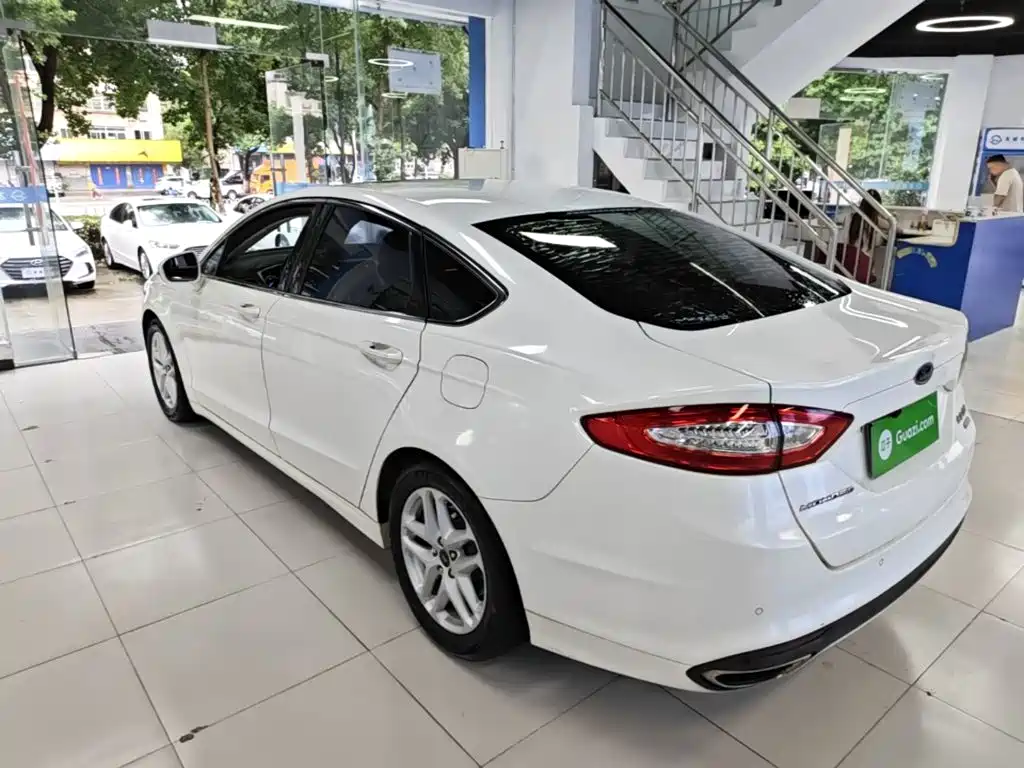 Ford Mondeo — миниатюра 5