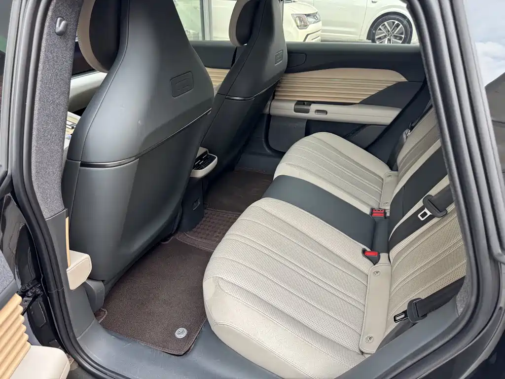 Ауди Ауди. Audi E5 Sportback — миниатюра 9
