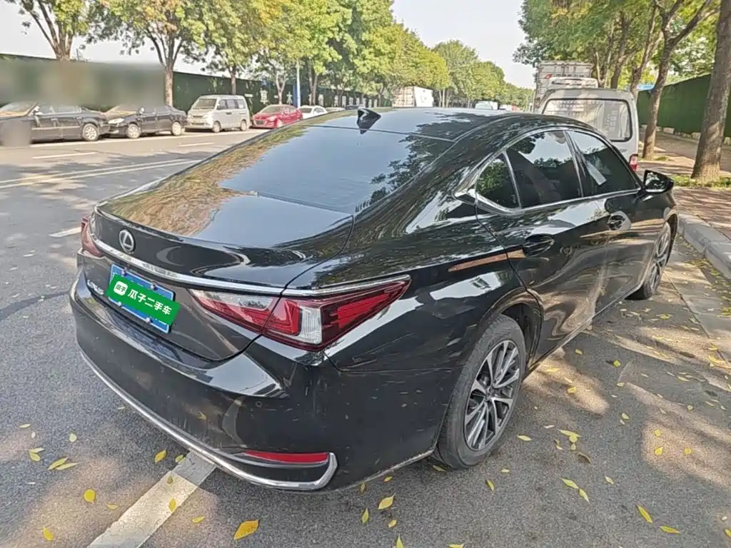 Lexus ES — миниатюра 7