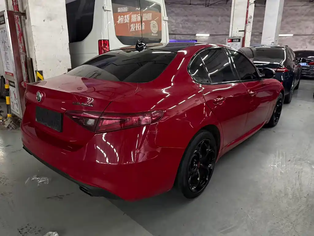 Alfa Romeo Giulia — миниатюра 8