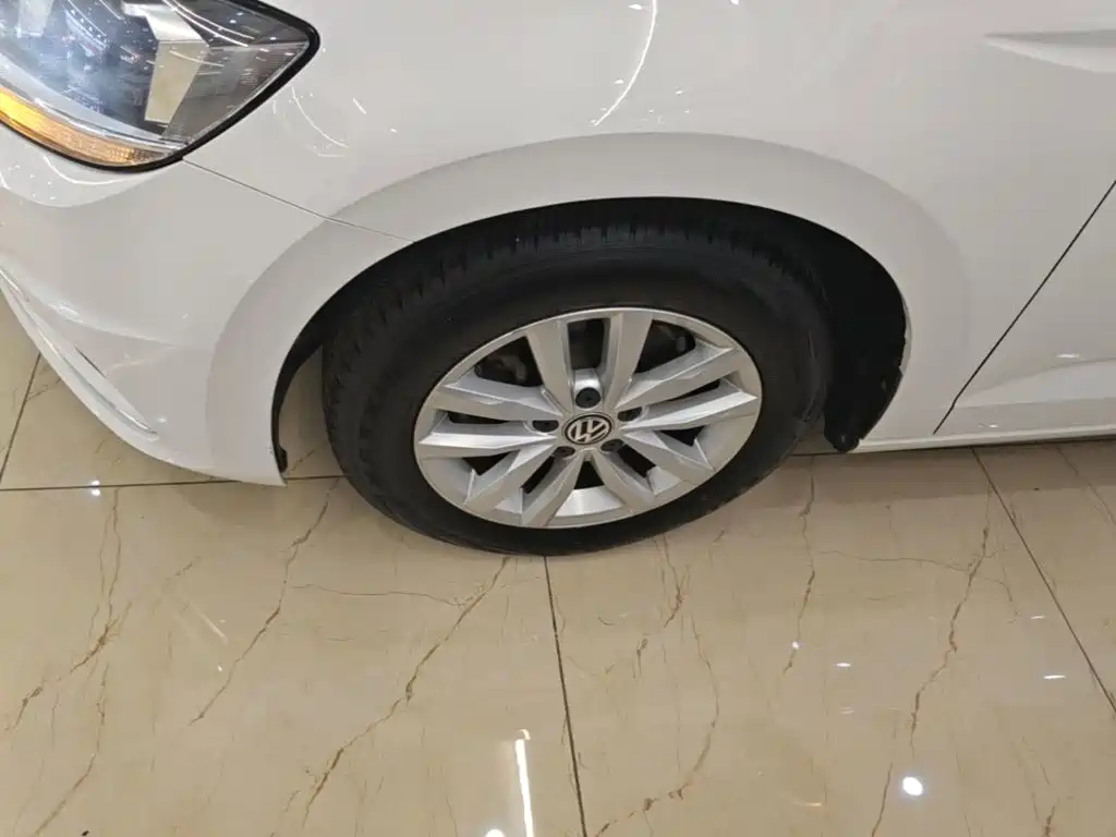 Volkswagen Touran — миниатюра 23