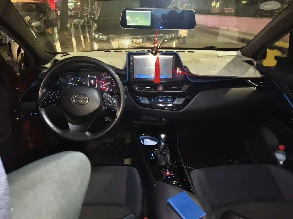 Toyota C-HR — миниатюра 13