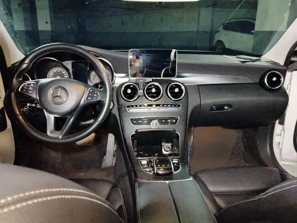 Mercedes-Benz C-Class — миниатюра 13