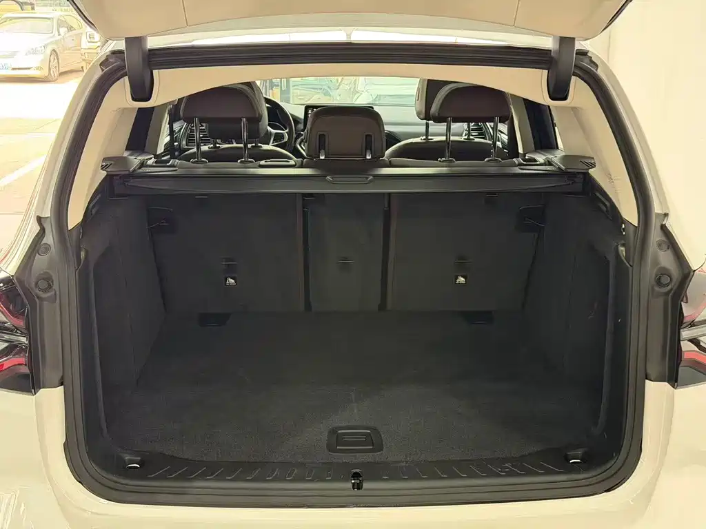 BMW iX3 — миниатюра 16