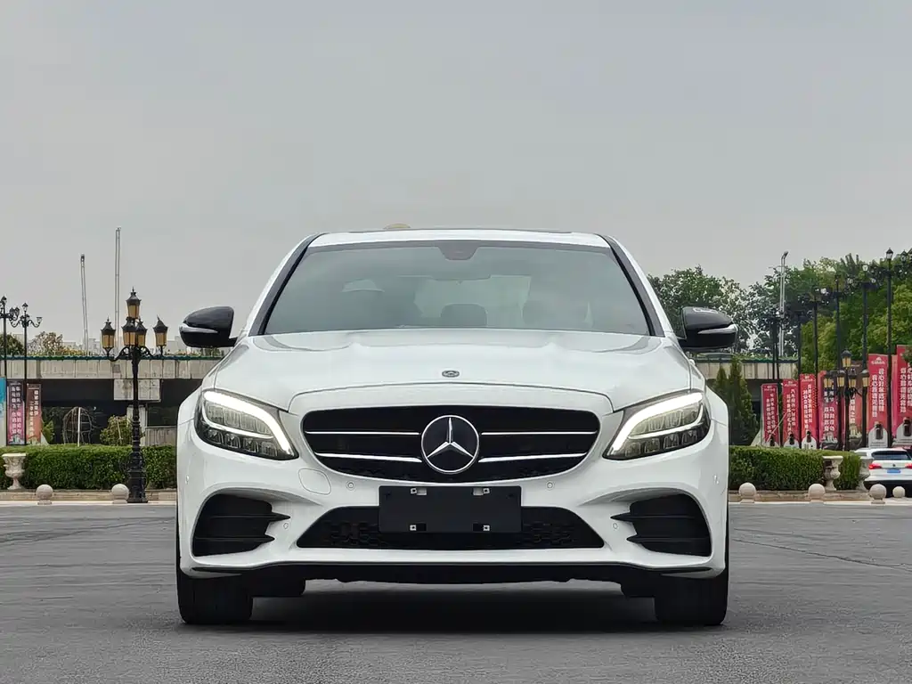 Mercedes-Benz C-Class — миниатюра 2