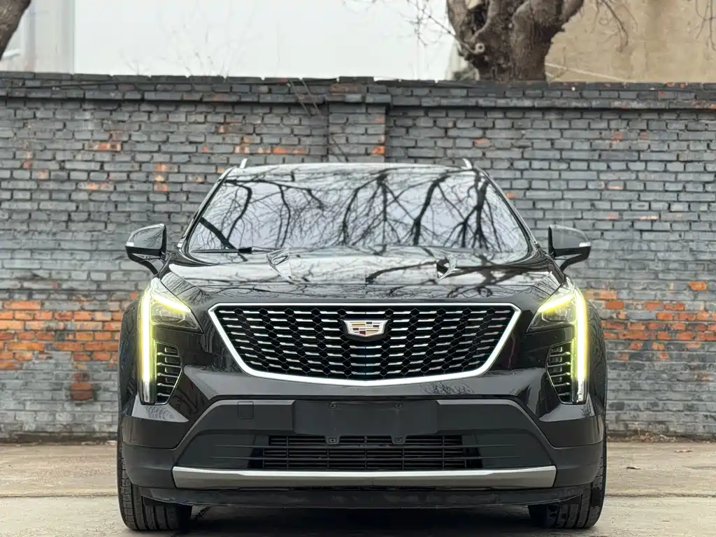 CADILLAC XT4