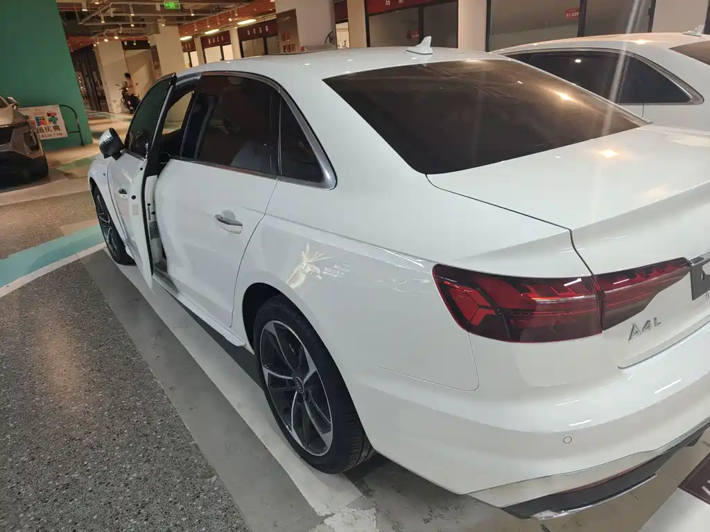 Audi A4L — миниатюра 14