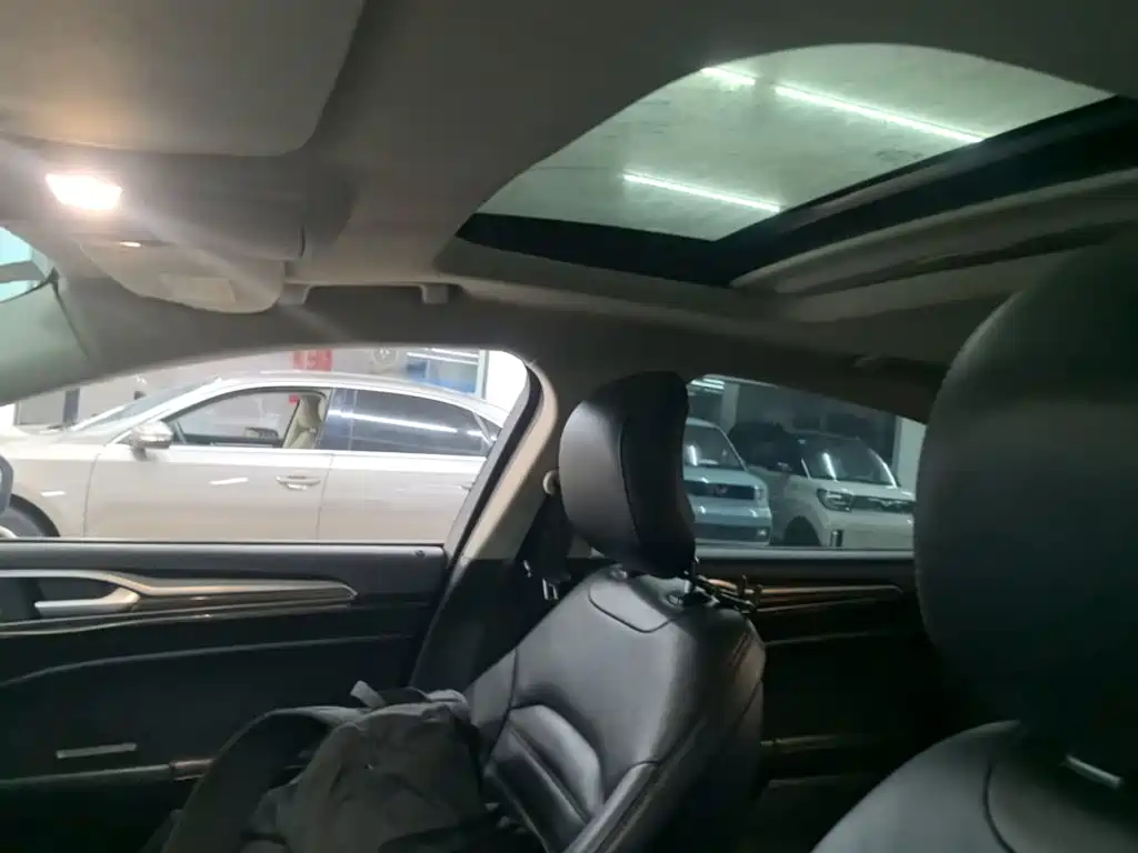 Ford Mondeo — миниатюра 18