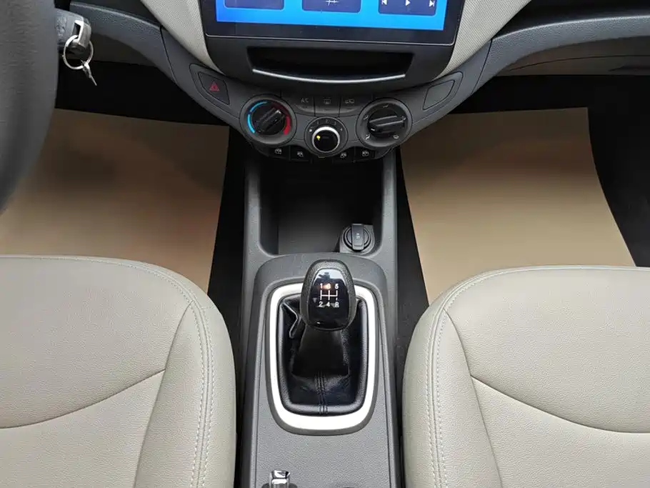 Chevrolet Sail — миниатюра 16