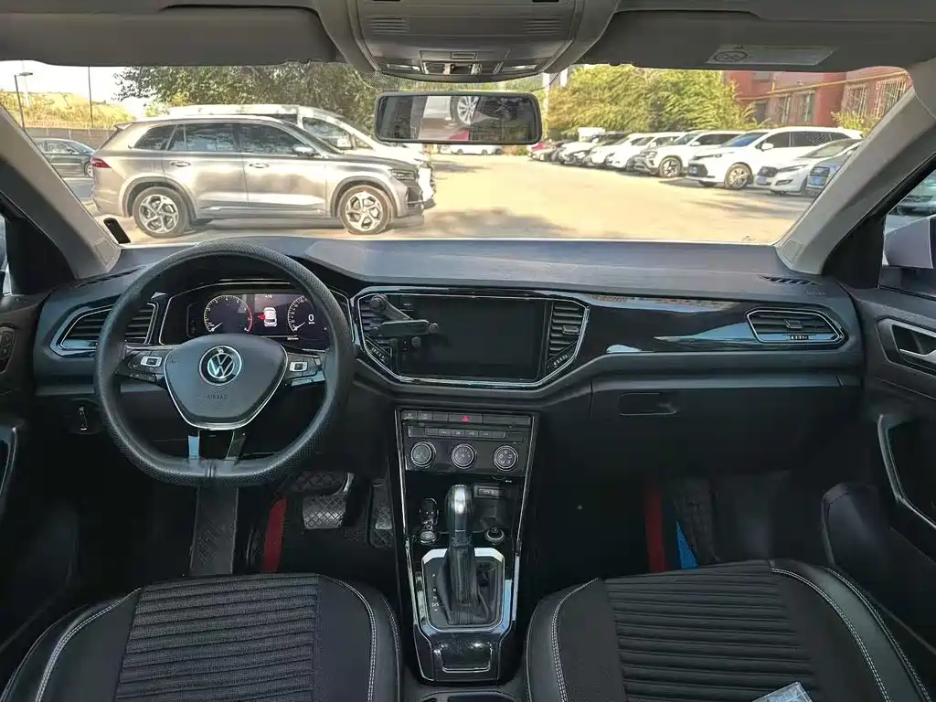 VOLKSWAGEN T ROC EXPLORING SONGS