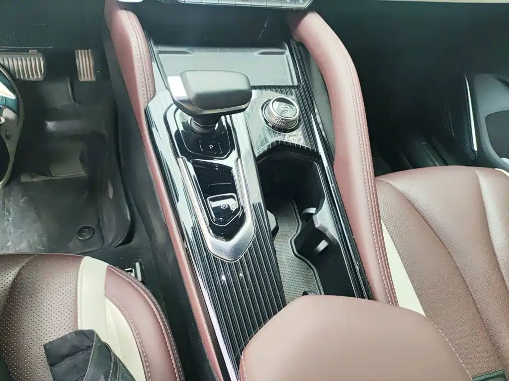 Geely Xingyue L — миниатюра 7