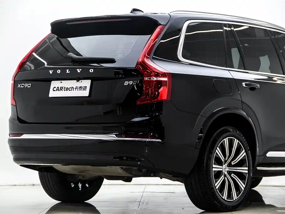 Volvo XC90 2023 B6 Luxury 7 мест