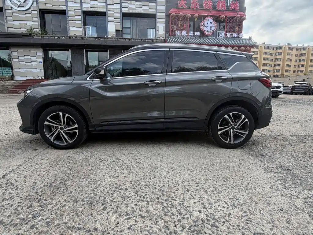 Geely Binyue — миниатюра 8