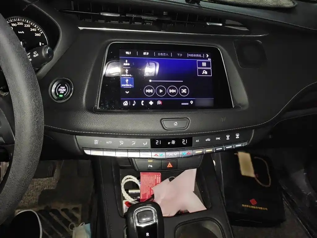 Cadillac XT4 — миниатюра 6