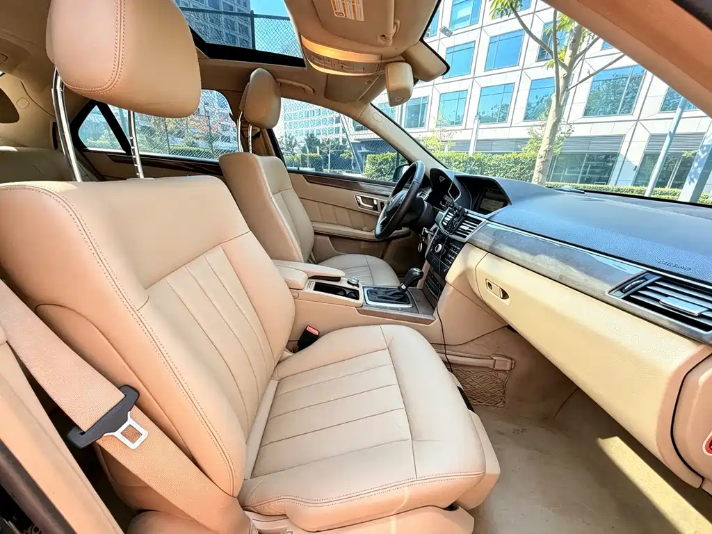 Mercedes-Benz E-Class (Import) — миниатюра 4