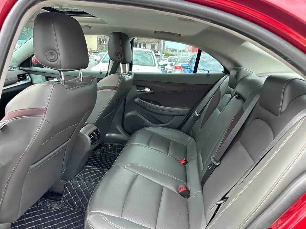 Chevrolet Malibu — миниатюра 7