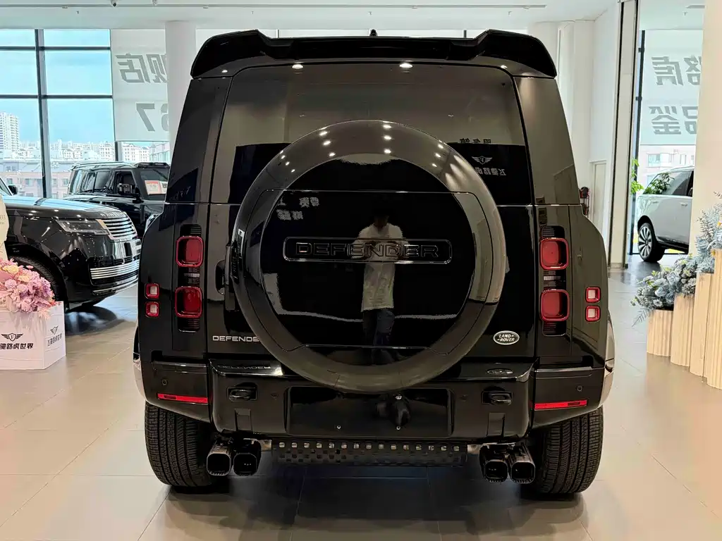 Land Rover Defender — миниатюра 24