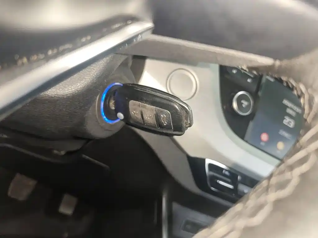 Geely Vision X3 — миниатюра 9
