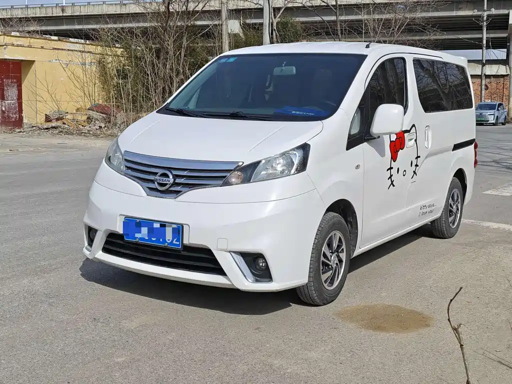 NISSAN NV200