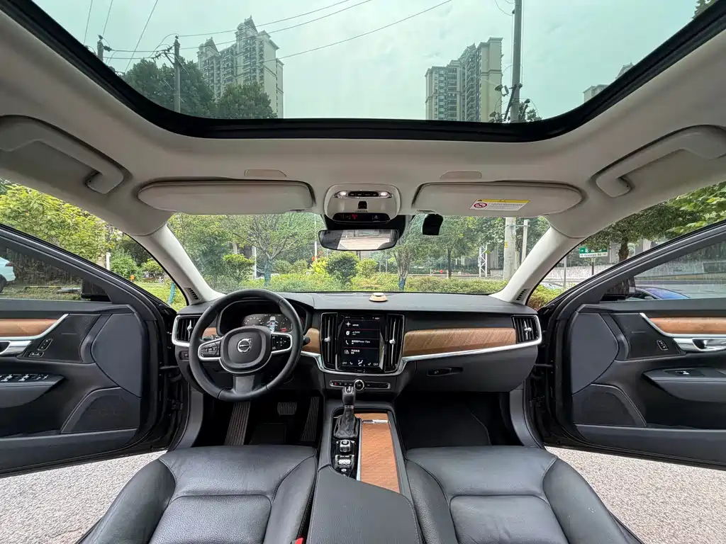 Volvo S90 — миниатюра 4