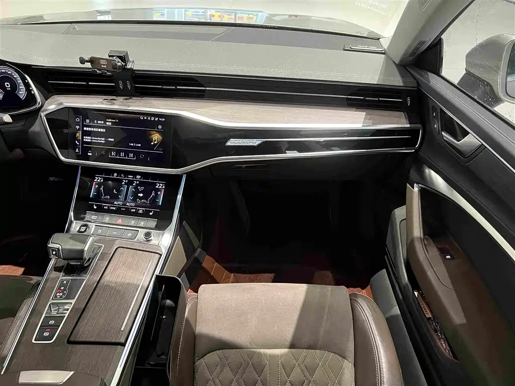 Audi A7L — миниатюра 32