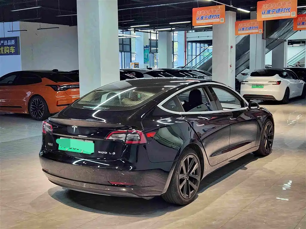 Tesla Model 3 — миниатюра 9