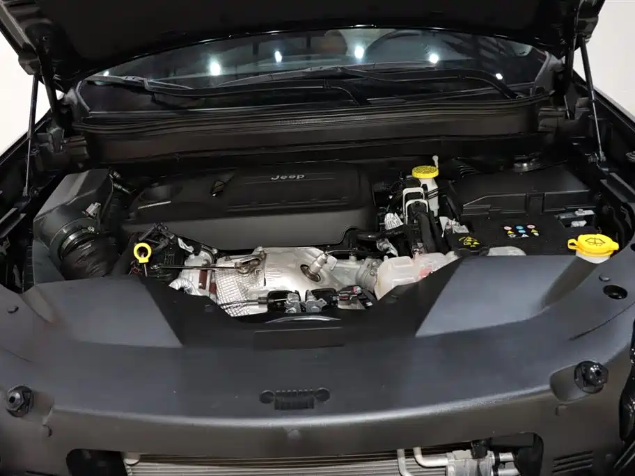 Jeep Cherokee 2.0T 2WD Leading Edition, фото 19
