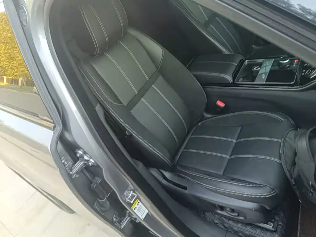 Land Rover Velar — миниатюра 25