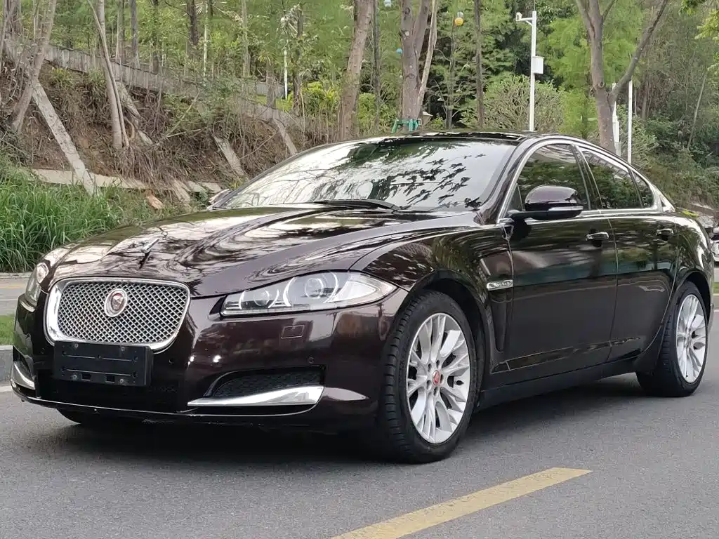 Jaguar XF