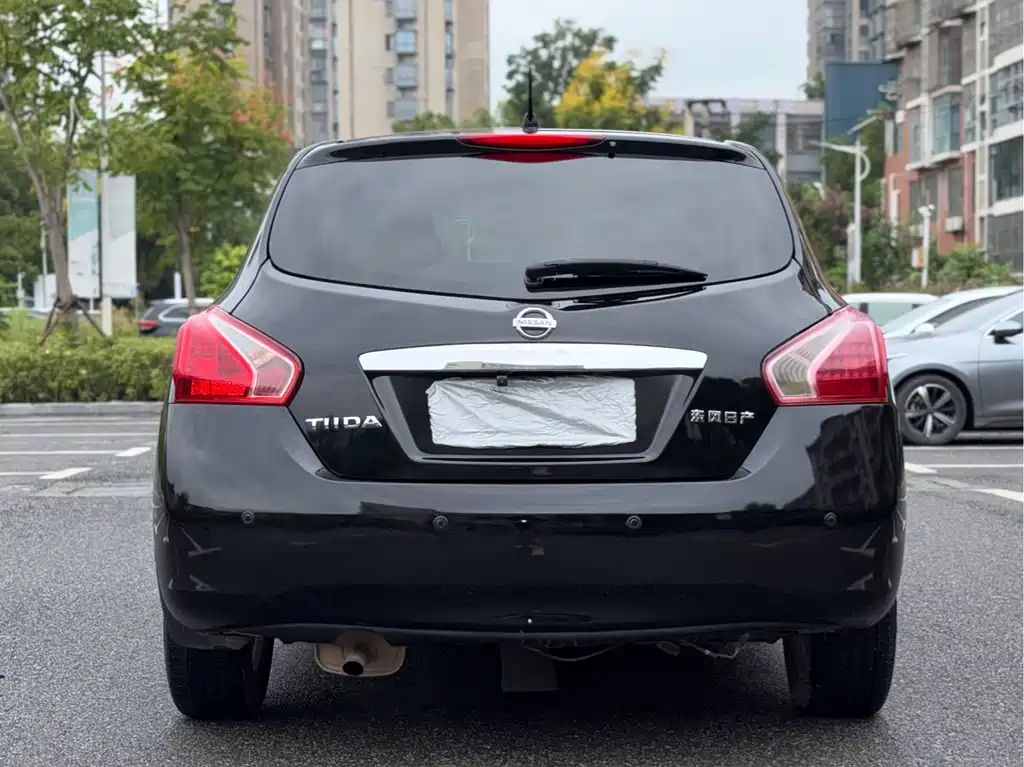 Nissan Tiida — миниатюра 8