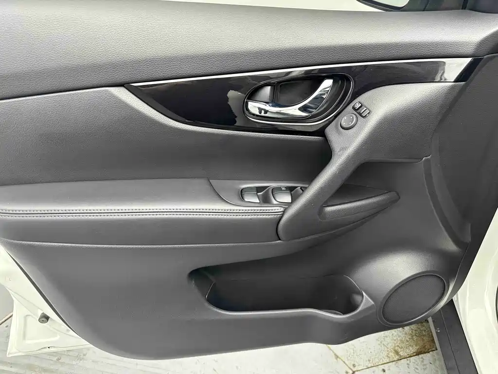 Nissan X-Trail — миниатюра 10