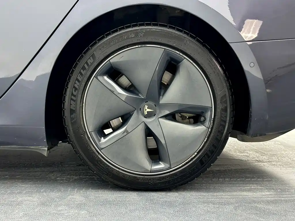 Tesla Model 3 — миниатюра 28