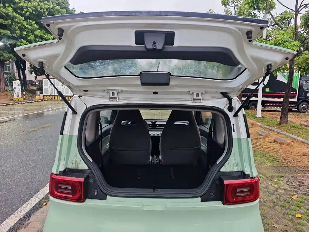 Wuling MINIEV — миниатюра 9