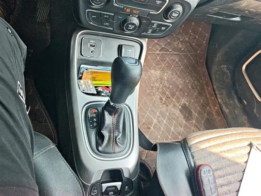 Jeep Compass — миниатюра 16