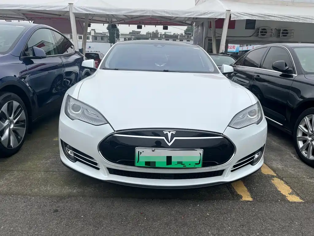 Tesla Model S — миниатюра 2