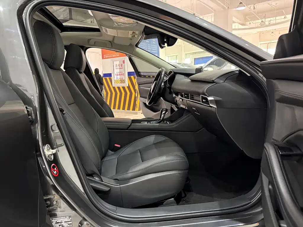 Mazda 3 Axela — миниатюра 11